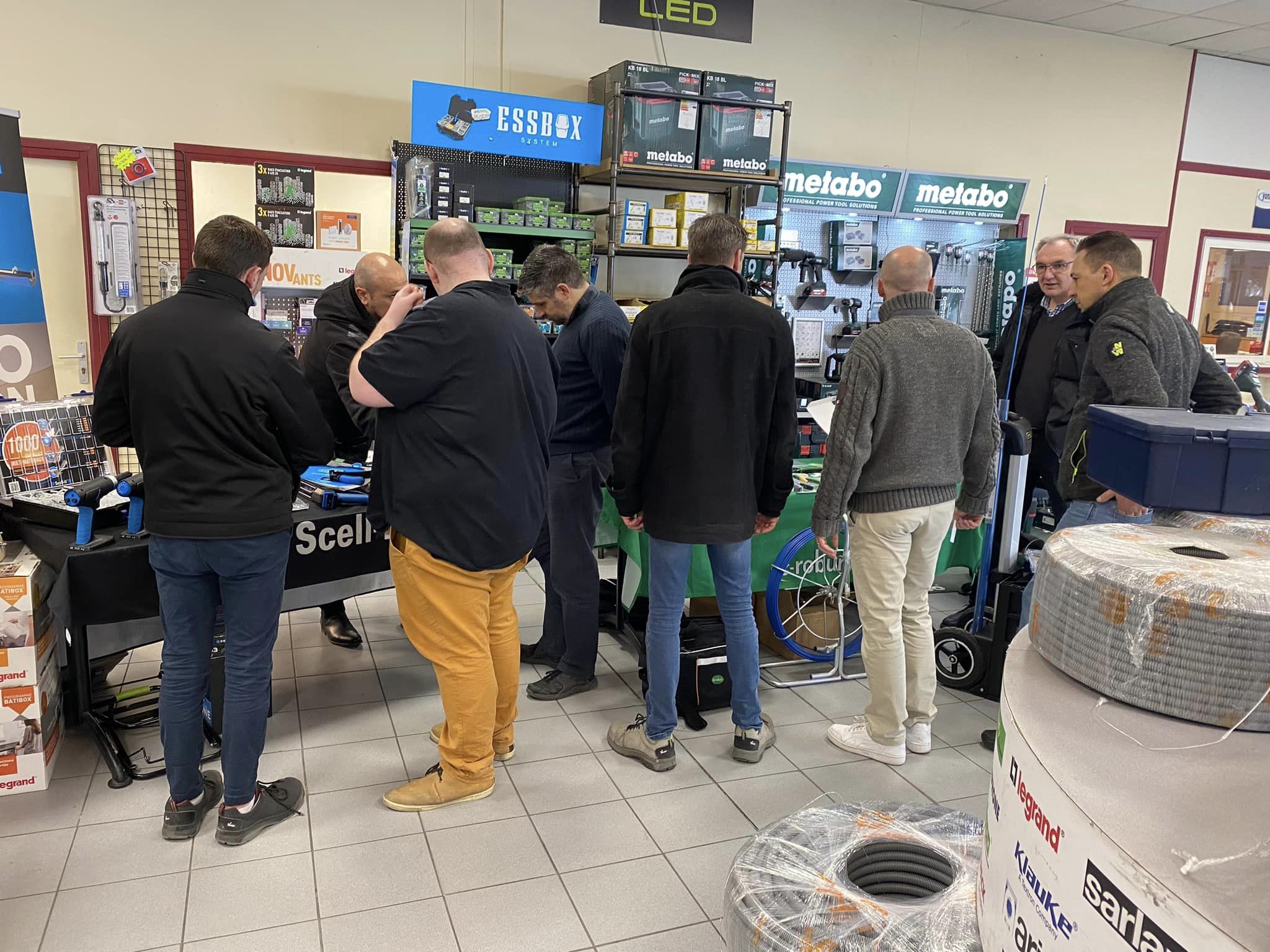 Journée outillage avec nos fournisseurs partenaires Metabo Profesional, Scell-it, e-robur et Rems.